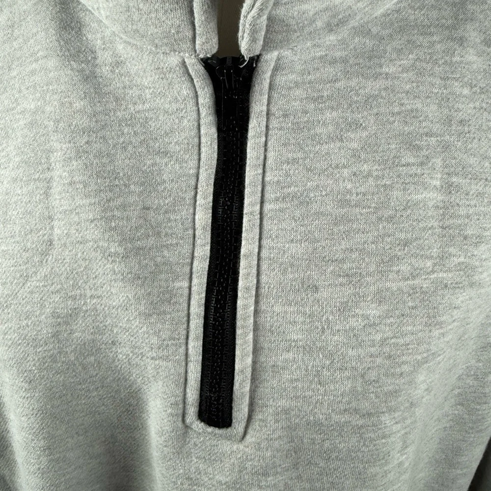 Trendy Queen Classic Neutral Basic Cotton Men's Stylish Gray Zip-Up Sweatshirt